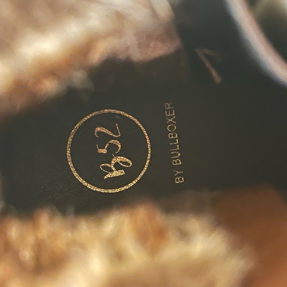 Brown Leather Ankle Boots with Fur Lining - Picture 3 of 7